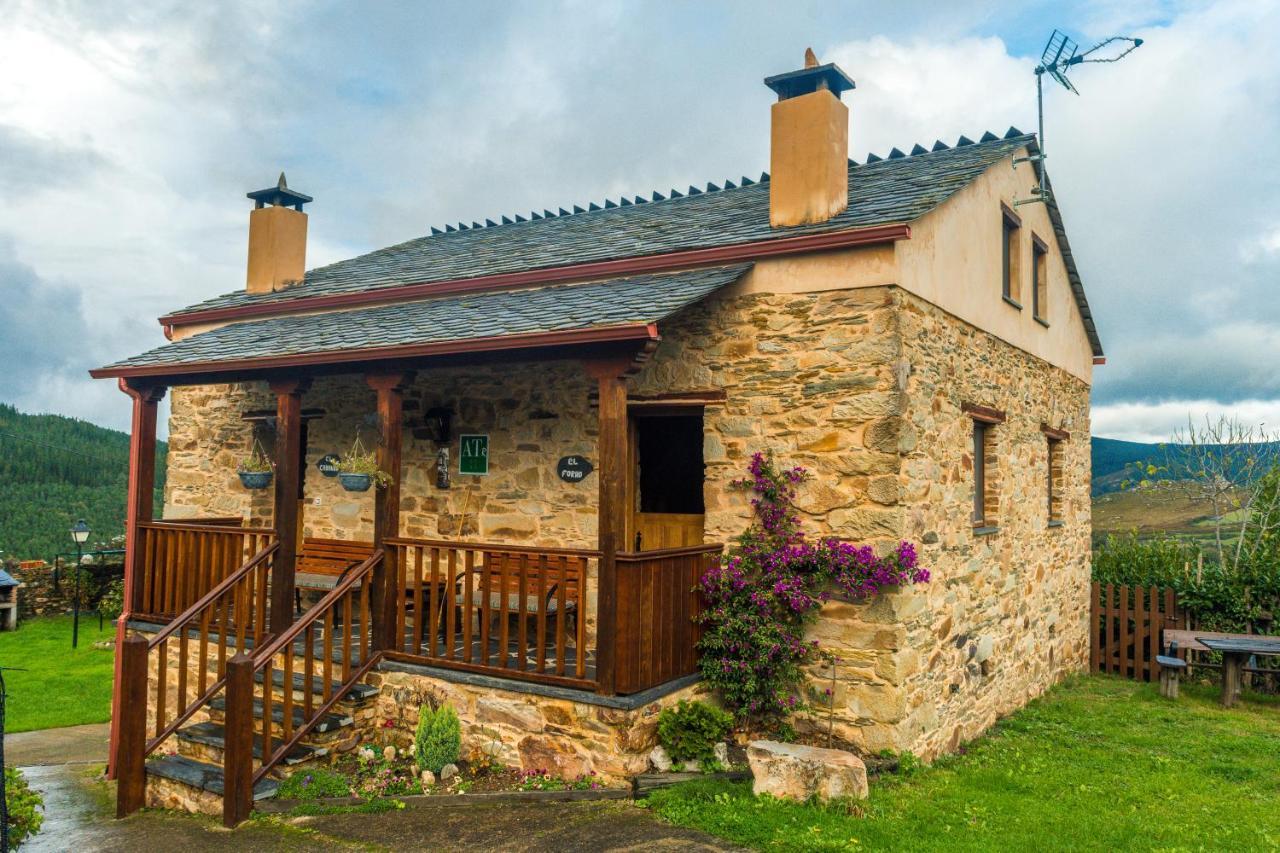 Apartamentos Rurales Tia Vicenta Santa Eulalia de Oscos Eksteriør bilde