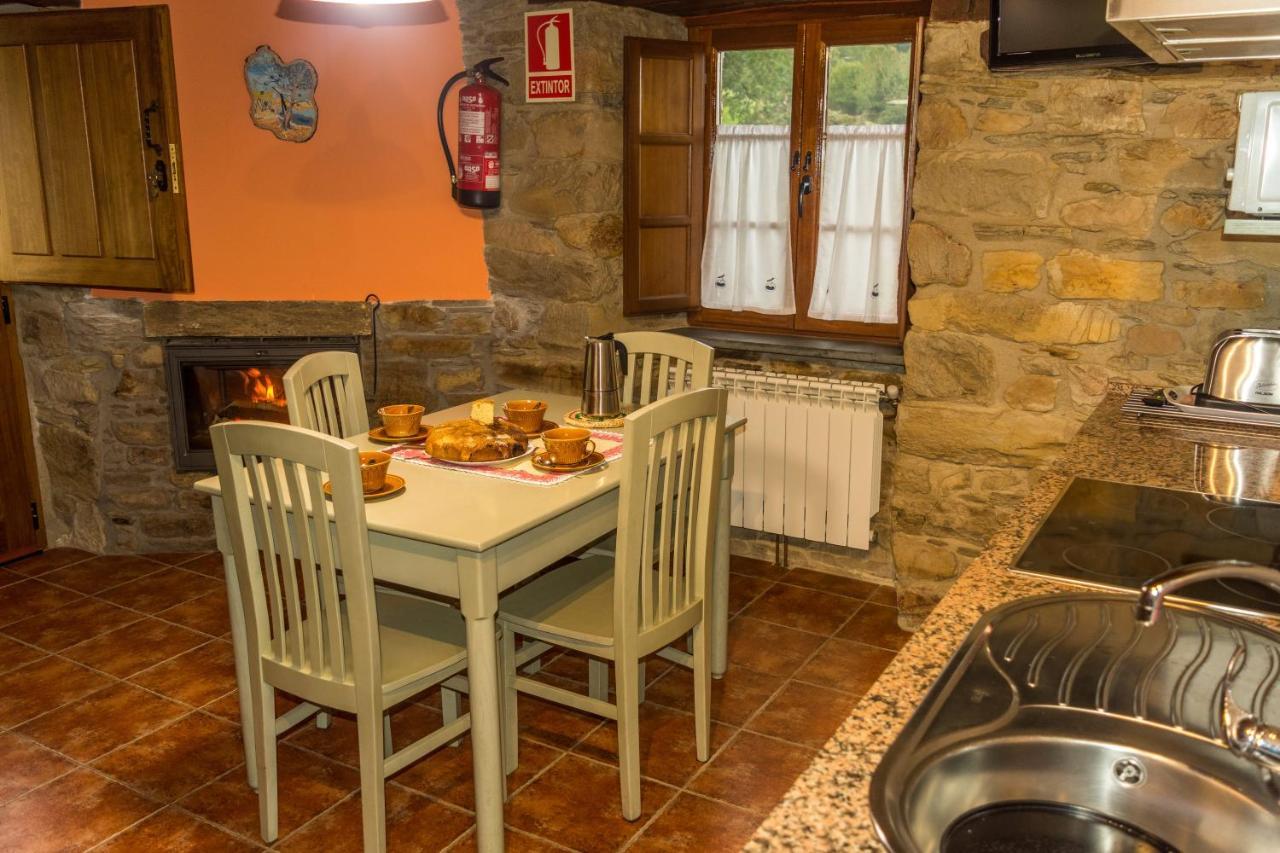 Apartamentos Rurales Tia Vicenta Santa Eulalia de Oscos Eksteriør bilde