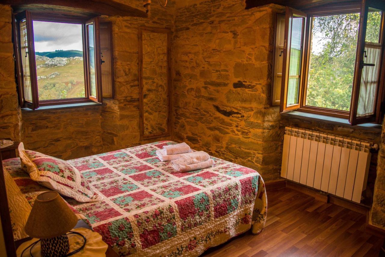 Apartamentos Rurales Tia Vicenta Santa Eulalia de Oscos Eksteriør bilde