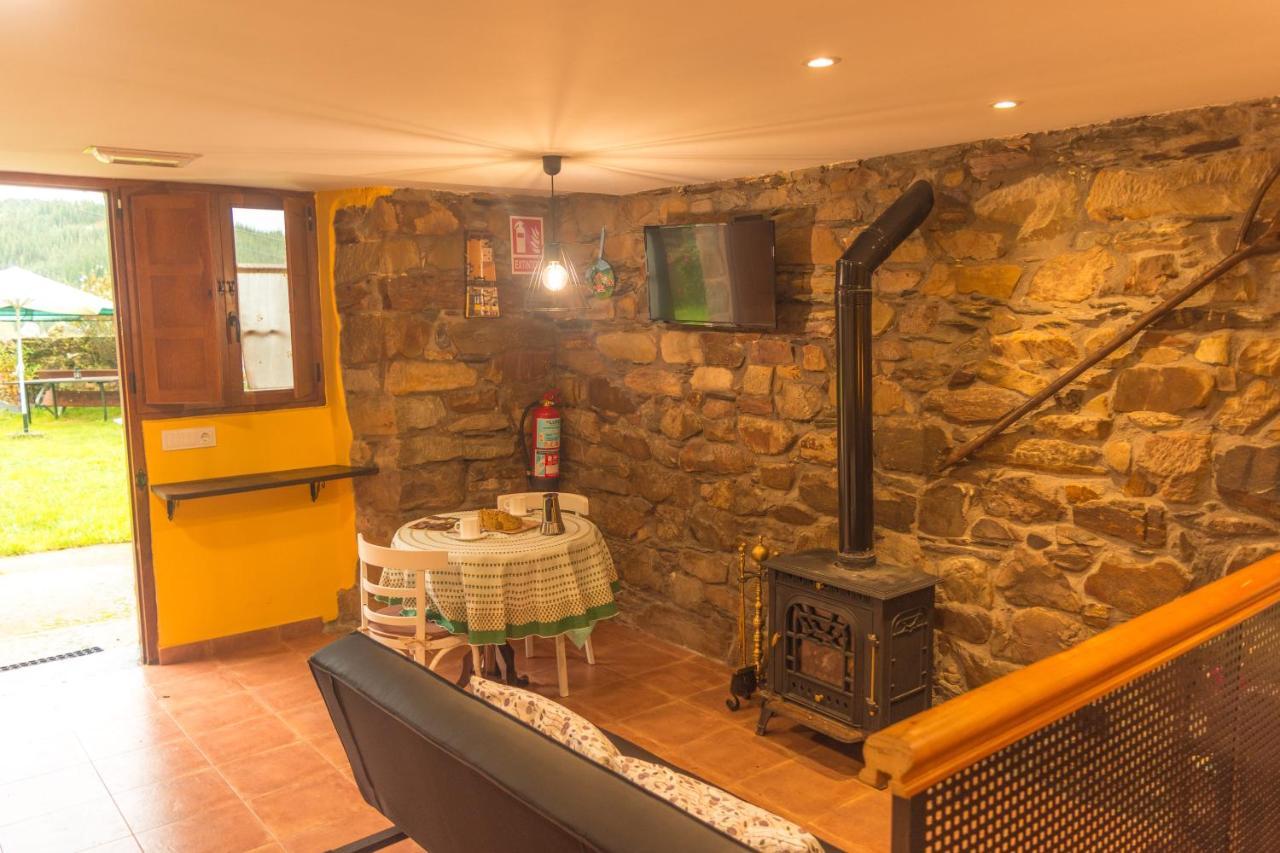 Apartamentos Rurales Tia Vicenta Santa Eulalia de Oscos Eksteriør bilde