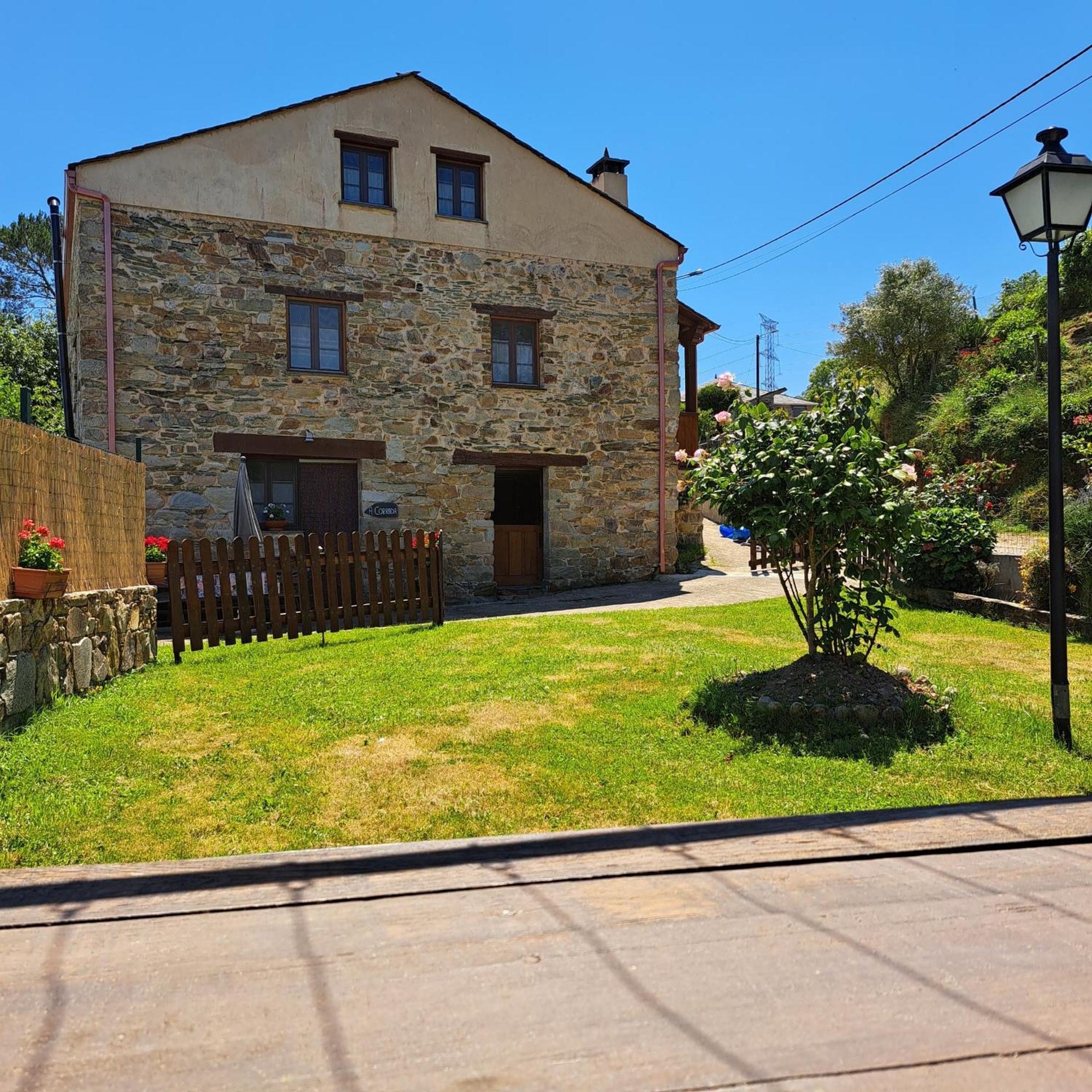 Apartamentos Rurales Tia Vicenta Santa Eulalia de Oscos Eksteriør bilde
