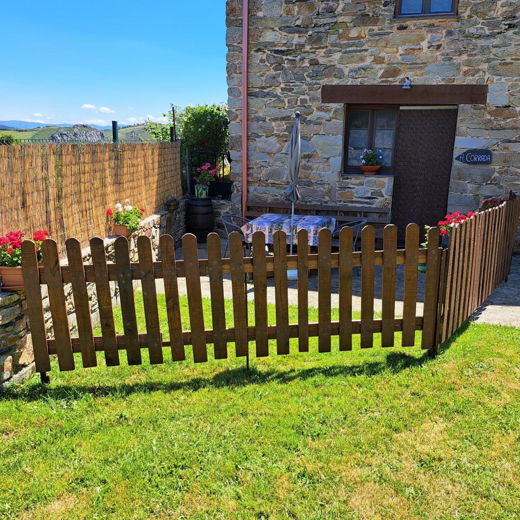 Apartamentos Rurales Tia Vicenta Santa Eulalia de Oscos Eksteriør bilde