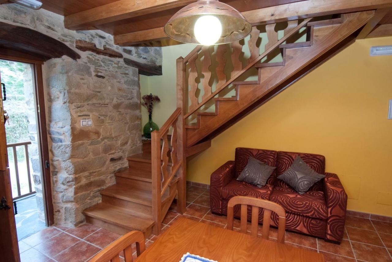 Apartamentos Rurales Tia Vicenta Santa Eulalia de Oscos Eksteriør bilde